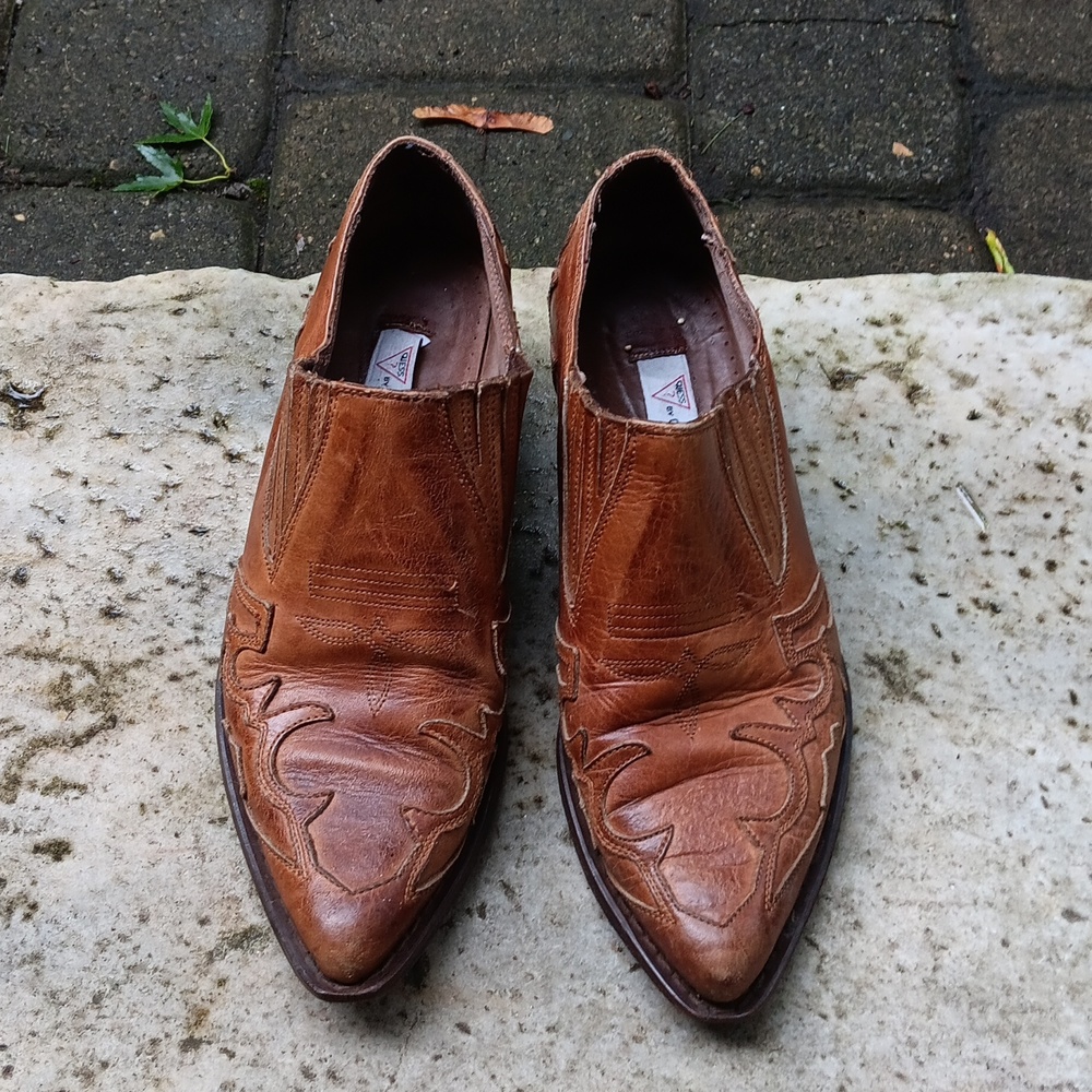 Guess? By Georges Marciano cowgirl shoes size 7.5